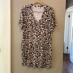 ELLISON Cozy, stylish Leopard midi w/ pockets Sz M